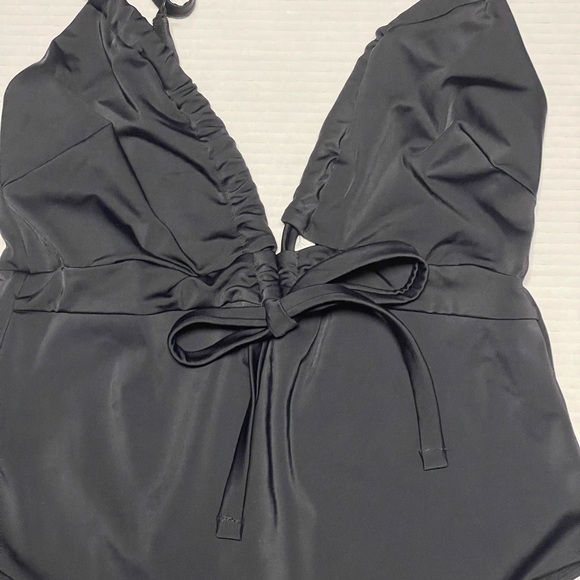 ASOS DESIGN ONE PIECE SOLID COLOR SWIMSUIT V-NECK WOMEN LACE UP BLACK SIZE 8E/F - Picture 2 of 11